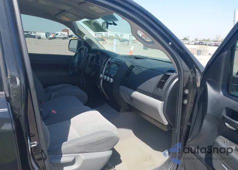 2010 Toyota Tundra Grade 5.7L V8 из США, поврежденный, VIN 5TFDW5F10AX135565